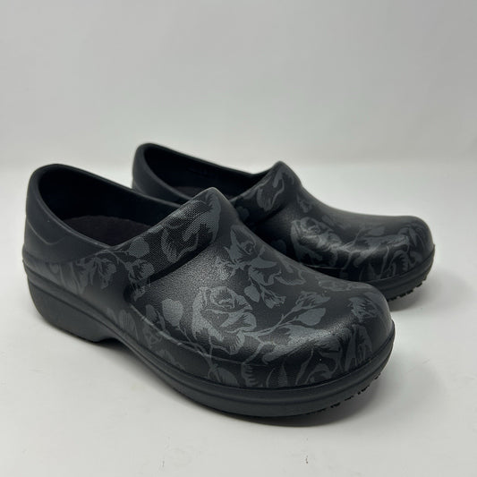 Crocs Neria Pro II Womens Clogs Black Graphic Metallic Floral Rose Nurse Size 4