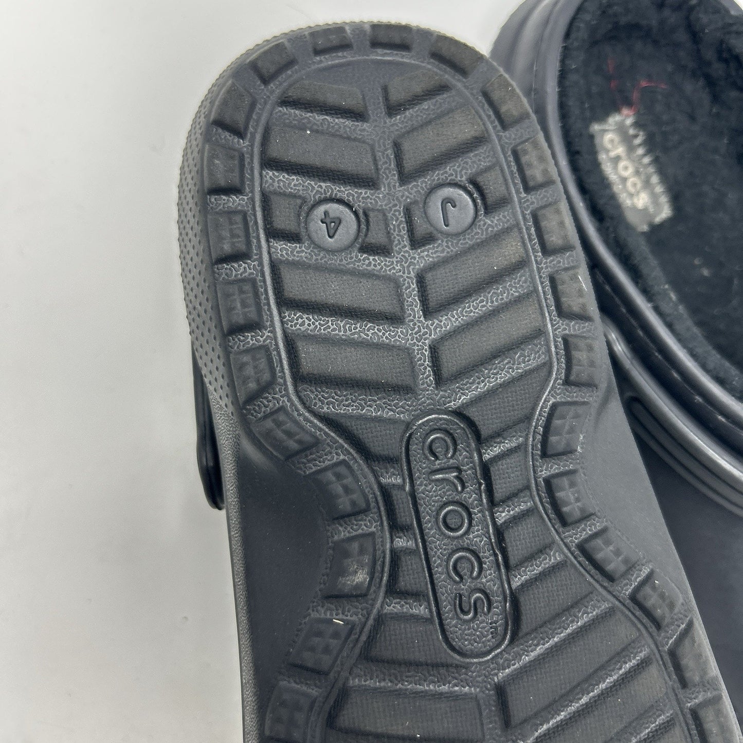 Crocs Kids’ Classic Lined Clogs Black, Girls’ Size J 4