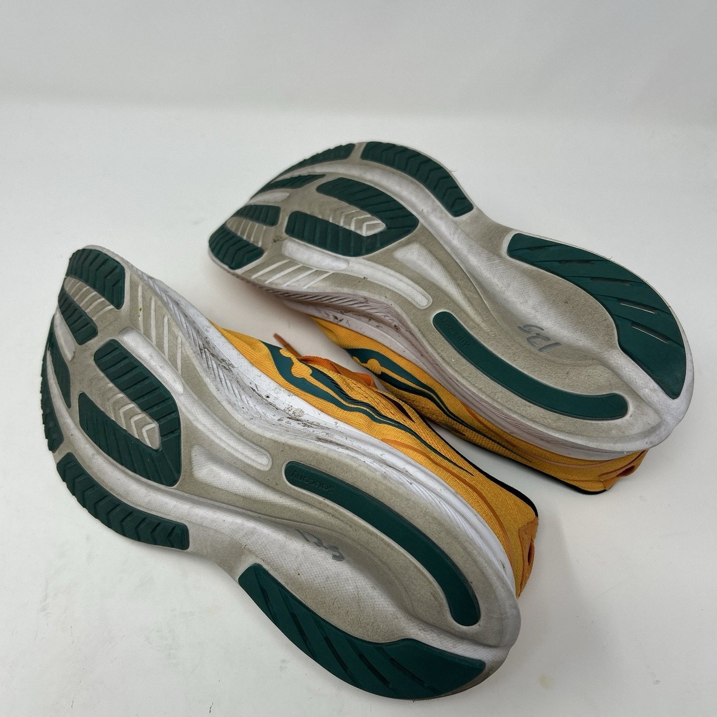 Saucony mens Guide 15 S10684-16 Orange Running Shoes Sneakers Size 10.5