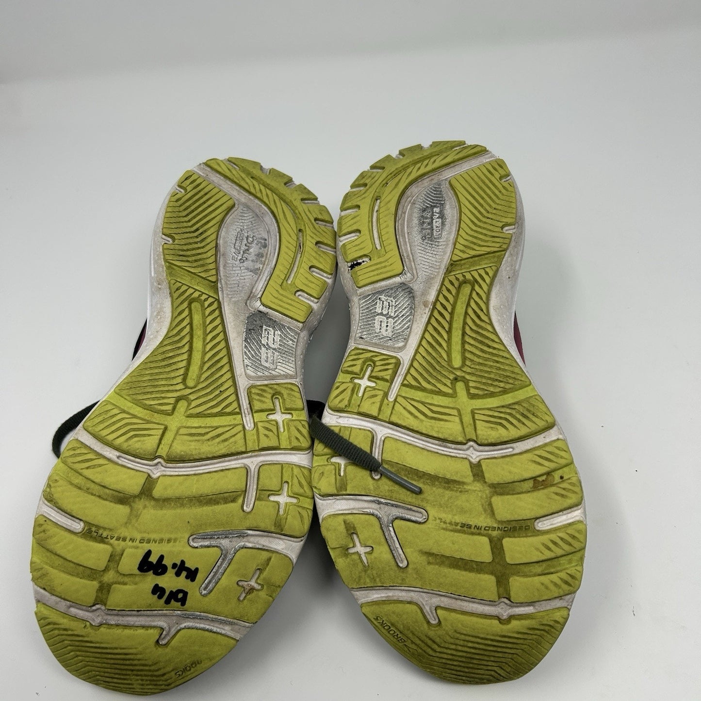 Brooks Womens Adrenaline GTS 23 1203811B037 Black Running Shoes Sneakers Sz 7