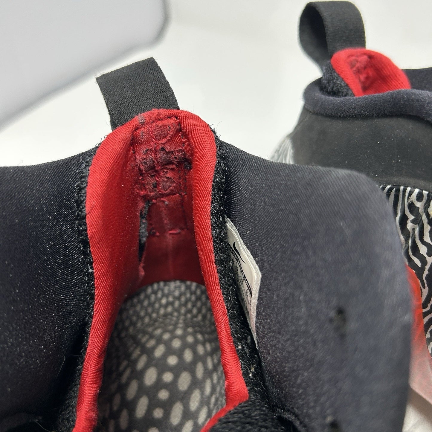 Nike Air Flightposite Exposed Zebra Sneakers Shoes 616765-001 Men's Size 9.5