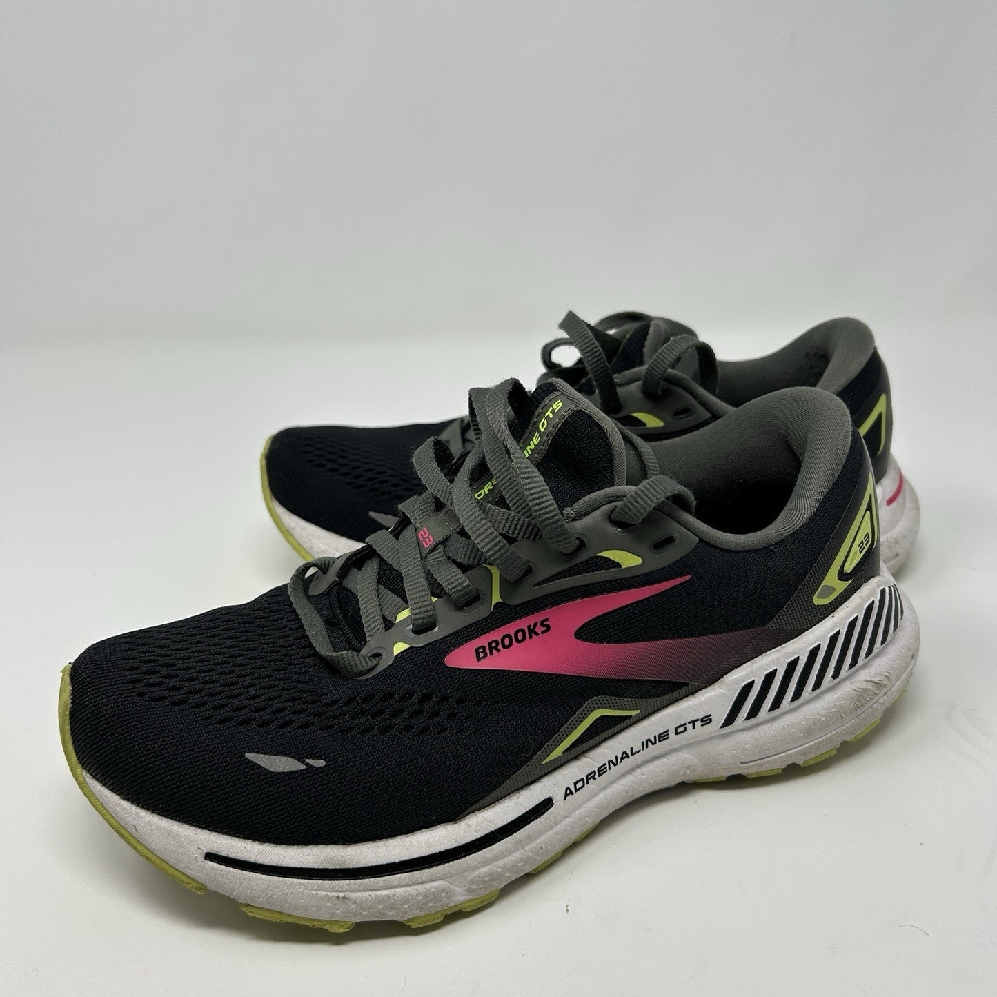 Brooks Womens Adrenaline GTS 23 1203811B037 Black Running Shoes Sneakers Sz 7