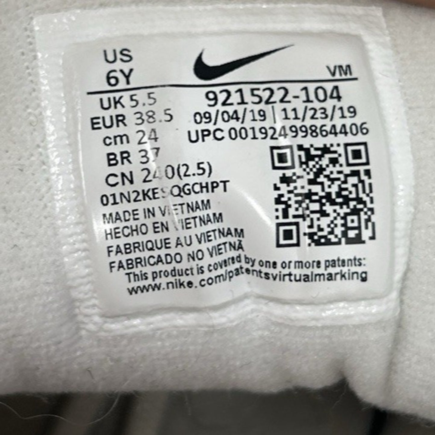 Nike Air Max 97 White Metallic Silver Shoes 921522-104 GS Size 6Y / Womens 7.5